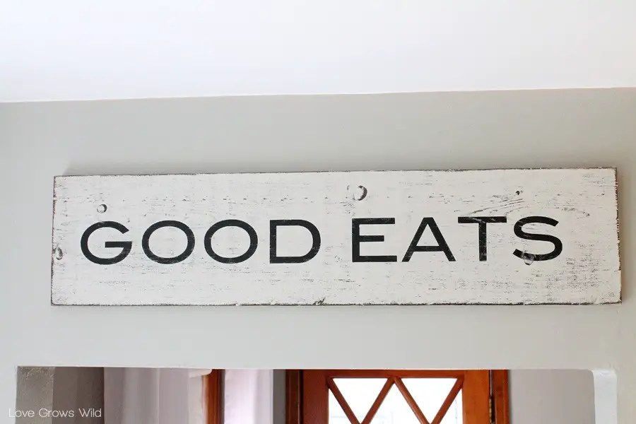 Create Distressed Signs